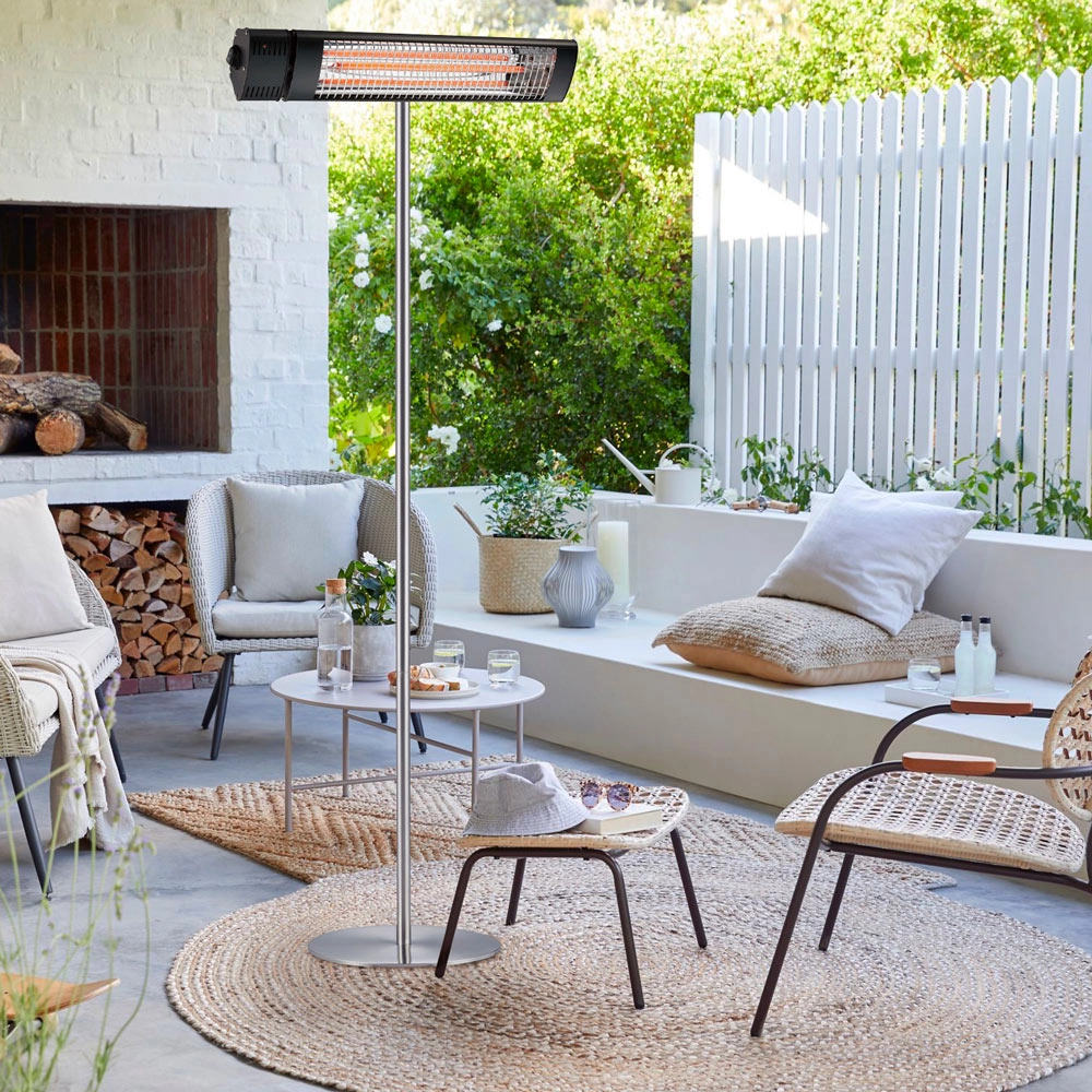 Sined Caldo Irb Nero Terra Radiateur Extérieur avec Socle 2000w Noir et Gris Degré de Protection Ip65 Télécommande Incluse