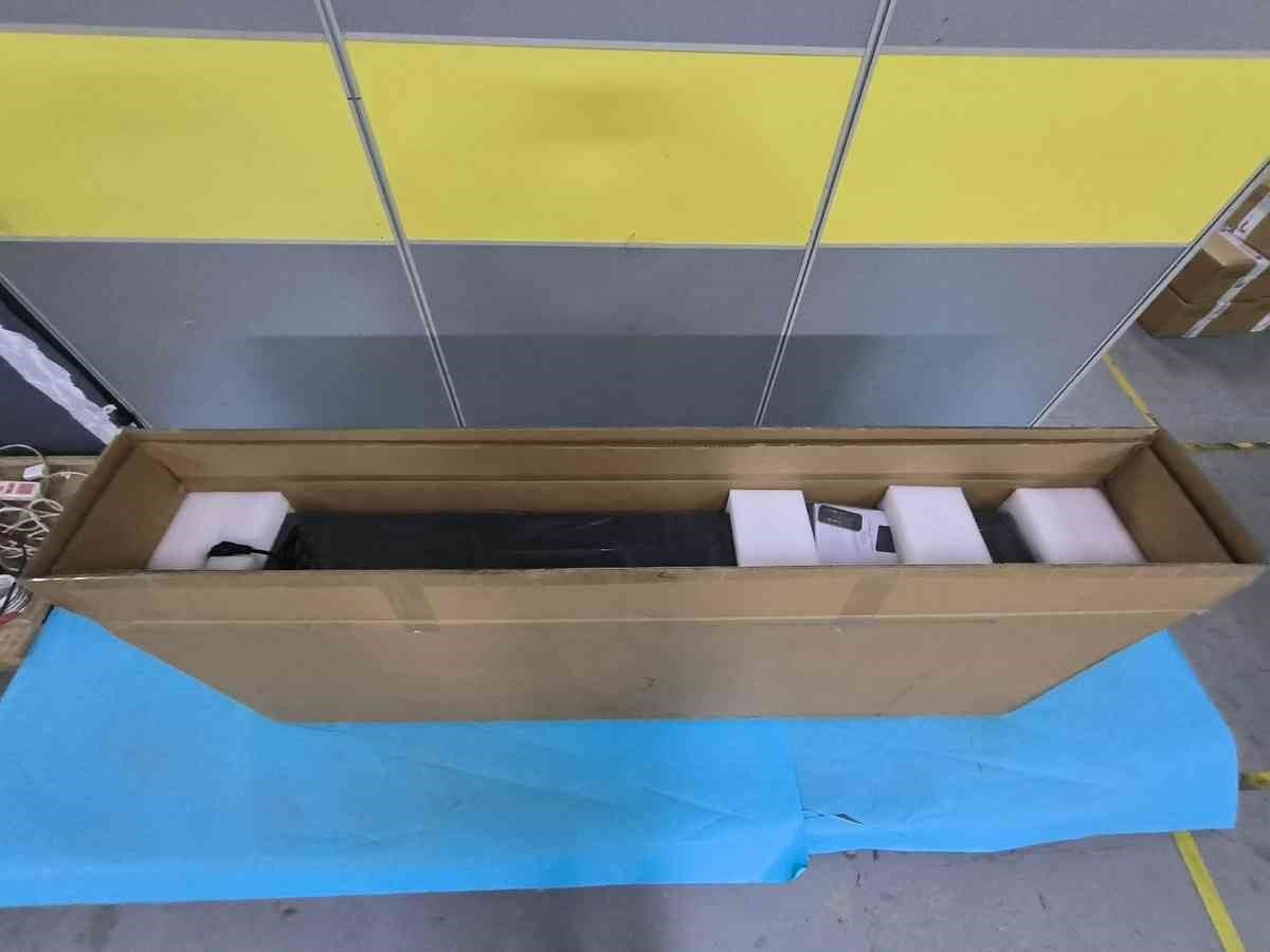 Sined Amiata Chimenea Chimenea electrica empotrable e independiente 180 cm con 1500 W de potencia Chimenea de interior negra Efecto llama 6 intensidades Mando a distancia Estructura de panel laminado en frío