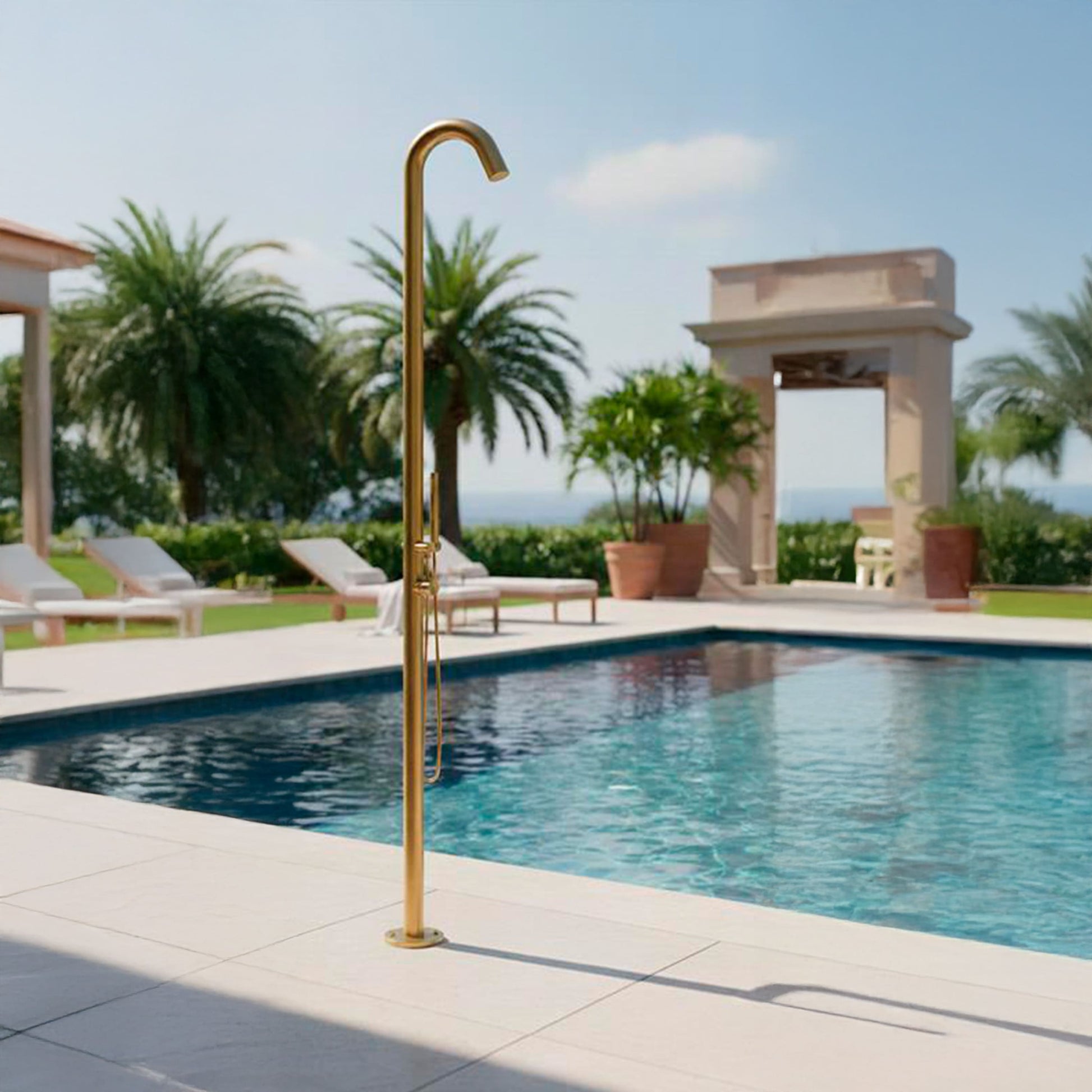 Ducha exterior de acero inoxidable AISI 316L satinado con mezclador y teleducha Entrada de agua fría y caliente por abajo Modelo Alghero Oro