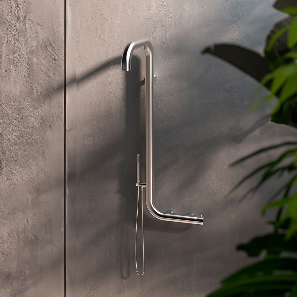 SINED Douche extérieure murale en acier inoxydable AISI 316L satiné avec mélangeur double eau chaude et froide pour douchette et pomme de douche, comprend une vanne trois voies Modèle DOCCIA ARBOREA INOX