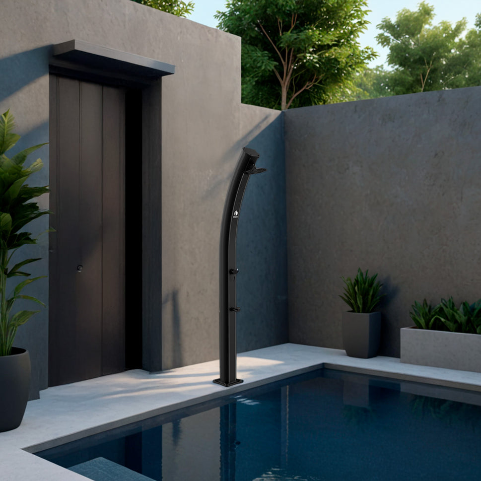 Sined Dafne Solardusche aus gebogenem Aluminium mit 35-Liter-Fußbad, Schwarz