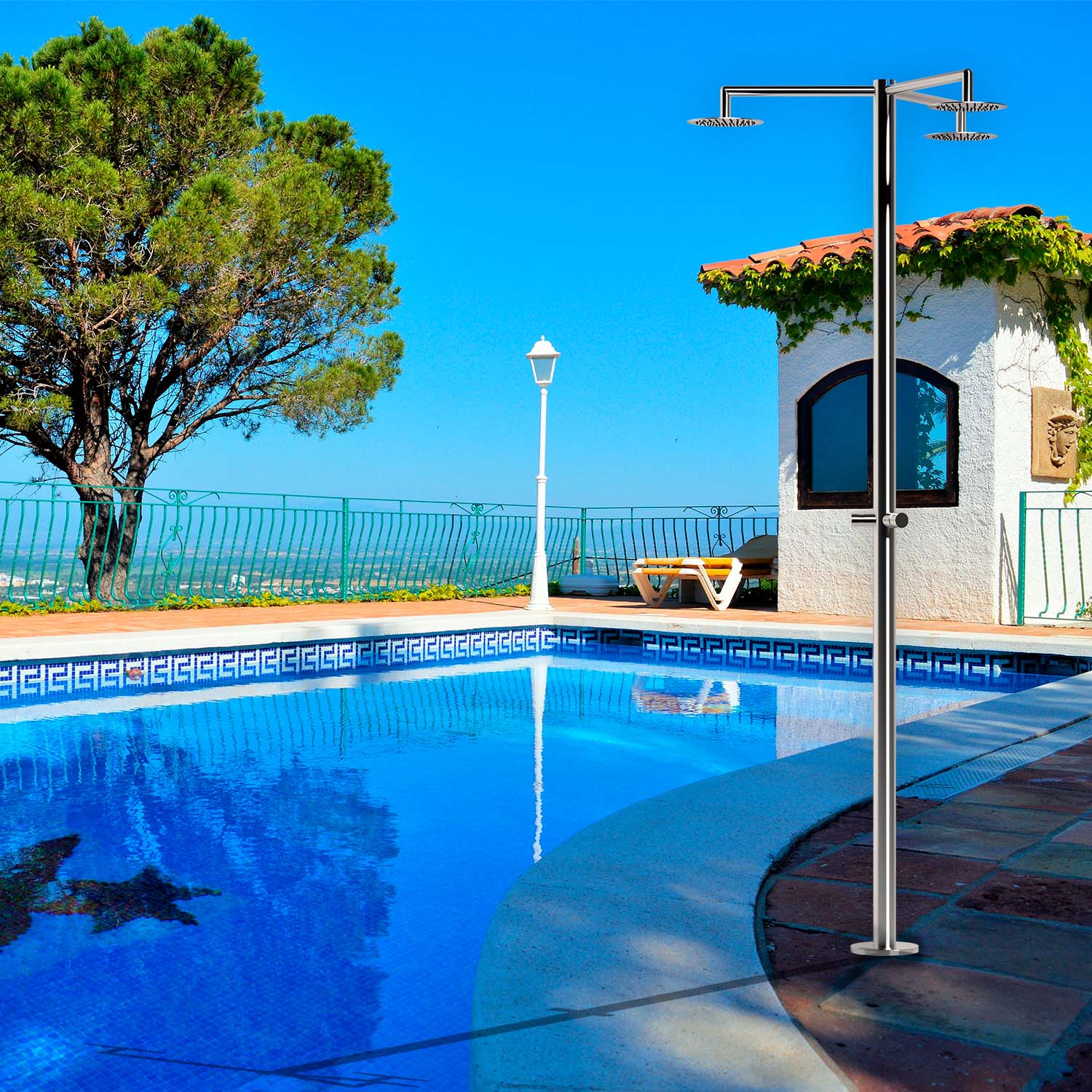 SINED Ducha De Exterior Con Triple Alcachofa en Acero Inoxidable 316L Náutico Resiste Corrosión Inox Satinado Diseno Funcional para Piscinas y Espacios Públicos - Modelo Cerbero