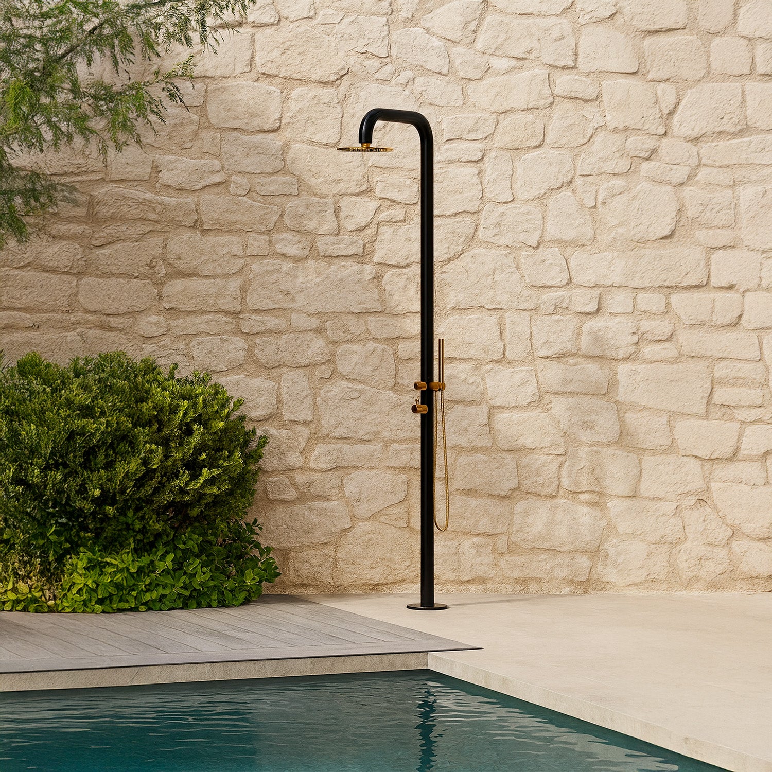 SINED Douche de Jardin avec Mitigeur et Corps de Douchette en Acier Inoxydable AISI 316L Couleur Noir Satiné Alimentation en Eau Chaude et Froide Modèle DOCCIAPULANERA