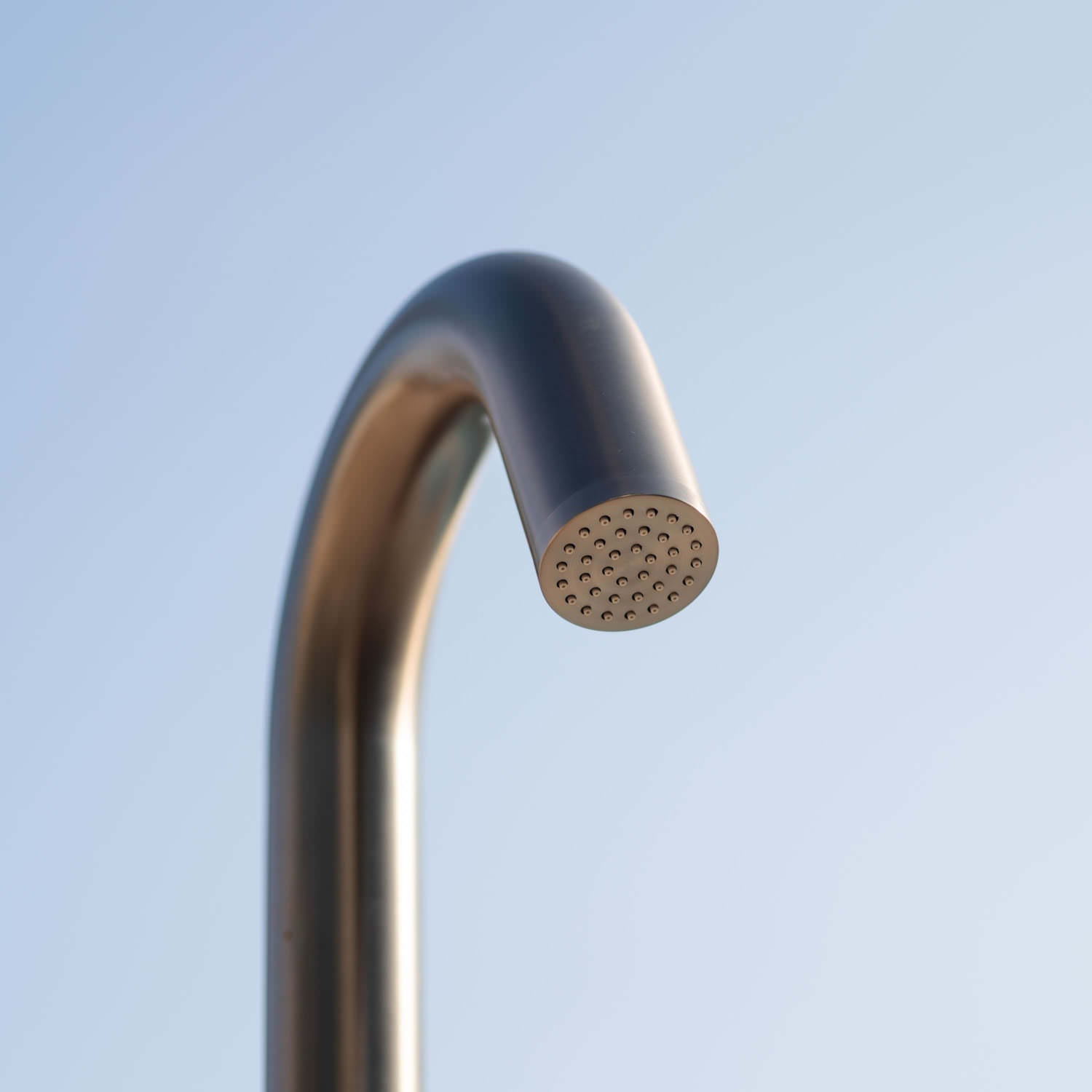 SINED Douche Extérieure Acier Inoxydable Nautique AISI 316L Couleur Canna de Fucile Diamètre 6 cm 229 cm Eau Chaude et Froide Système Cbox fixation sécurisée Déviateur et Rince-pieds DOCCIAQUARTUCANNAFUCILE