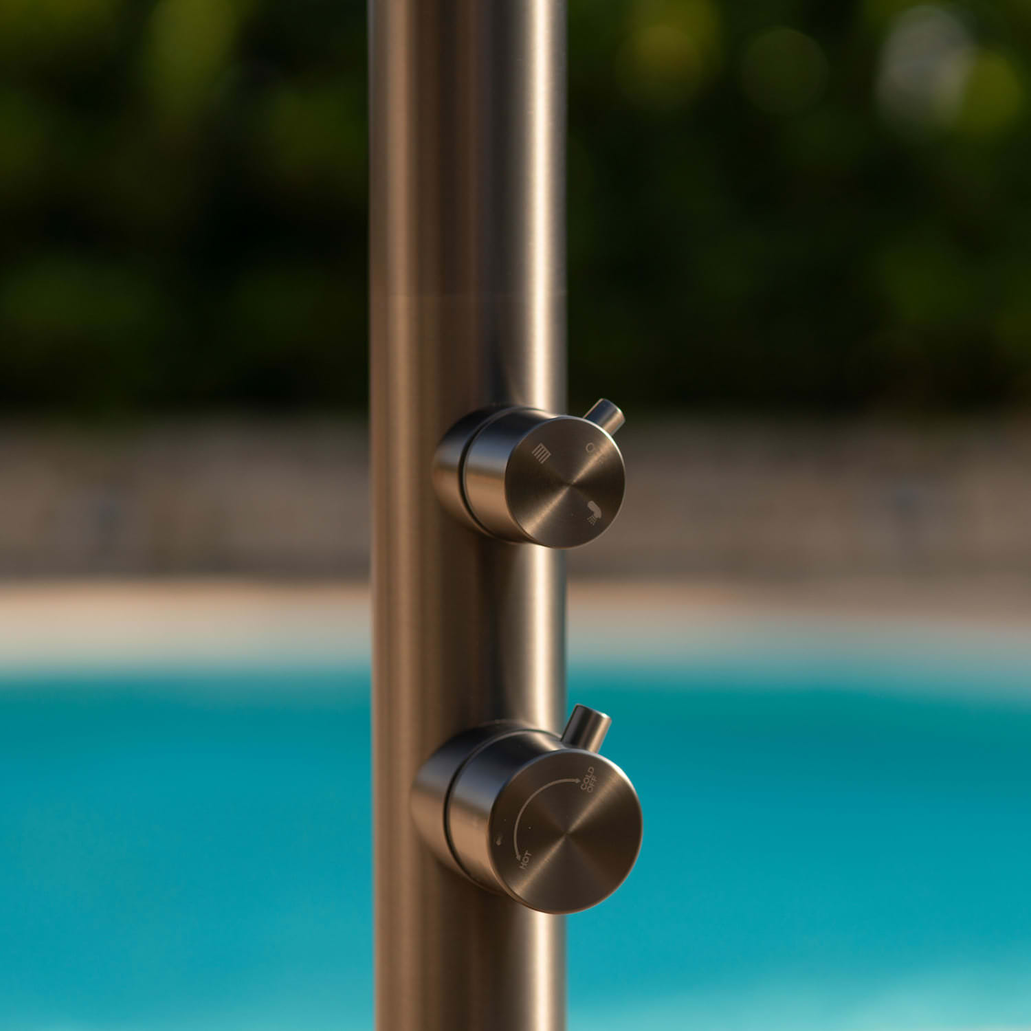 SINED Douche Extérieure Acier Inoxydable Nautique AISI 316L Couleur Canna de Fucile Diamètre 6 cm 229 cm Eau Chaude et Froide Système Cbox fixation sécurisée Déviateur et Rince-pieds DOCCIAQUARTUCANNAFUCILE