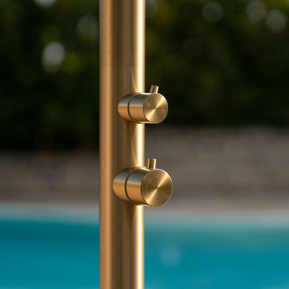 Outdoor Shower 316l With Gold Sined Foot Wash
