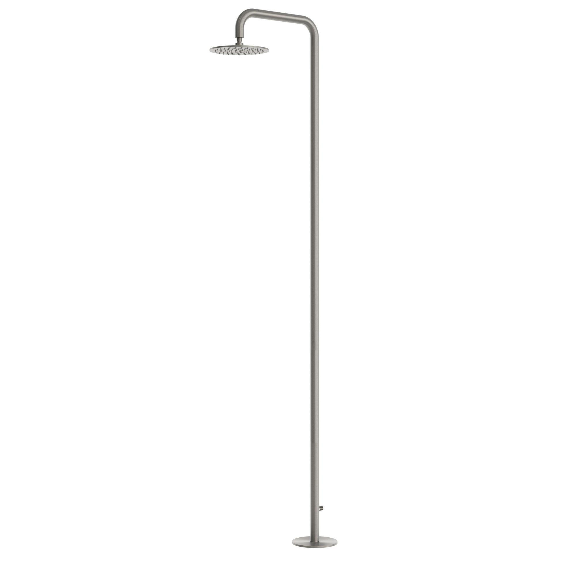 SINED doccia esterna in acciaio inox AISI 316L finitura canna di fucile con soffione 25 cm connessione posteriore 1-2 y fijación a suelo con 4 anclajes Santadi Canna Fu