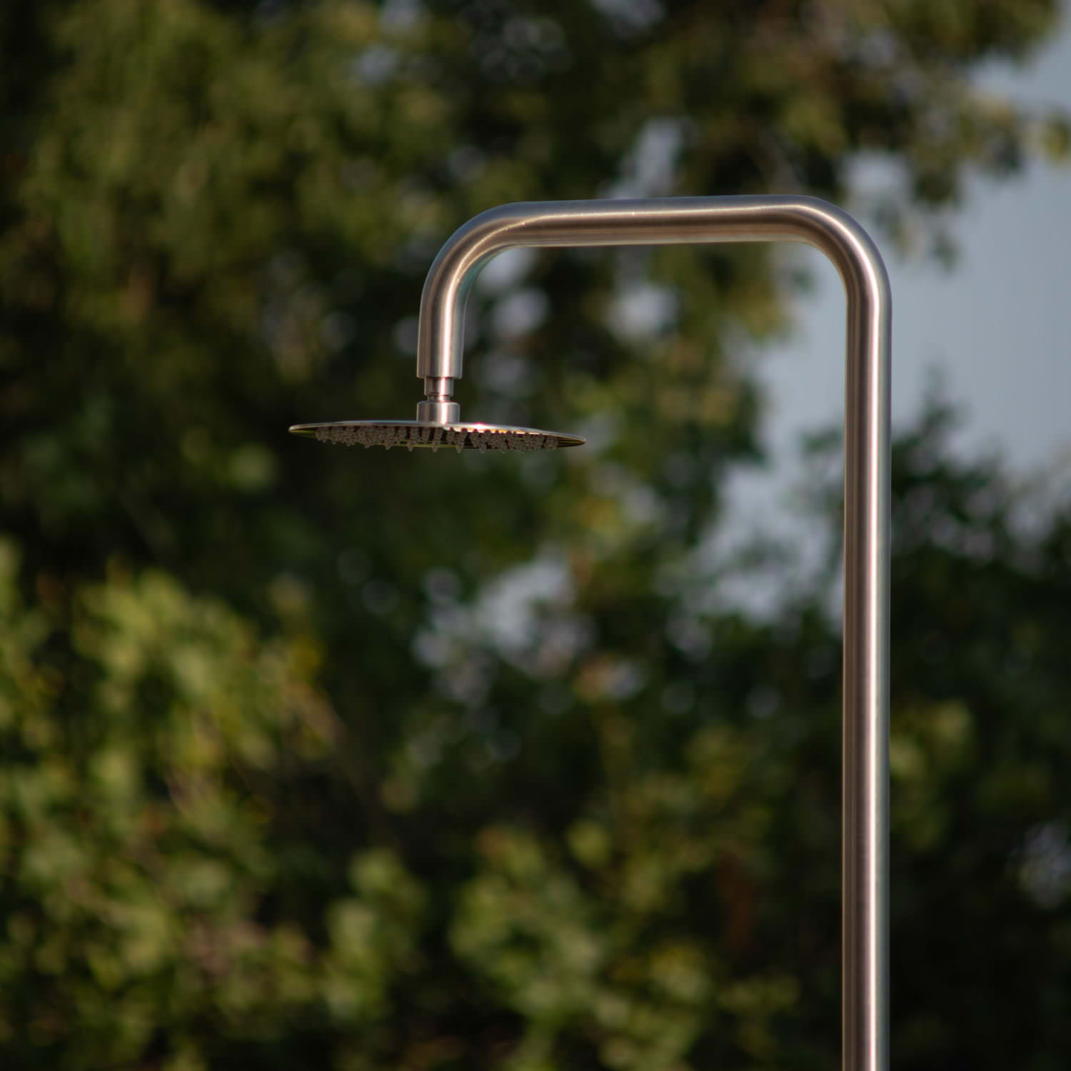 Sined Simius Ducha De Acero Inoxidable Sólo Agua Fría h 230 Cm Acero Inoxidable Satinado Con Alcachofa De Ducha Diámetro 20 Cm