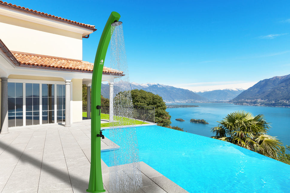 Sined Sole Curve Polyethylen-Dusche mit Solarheizung und grünem Fußbad