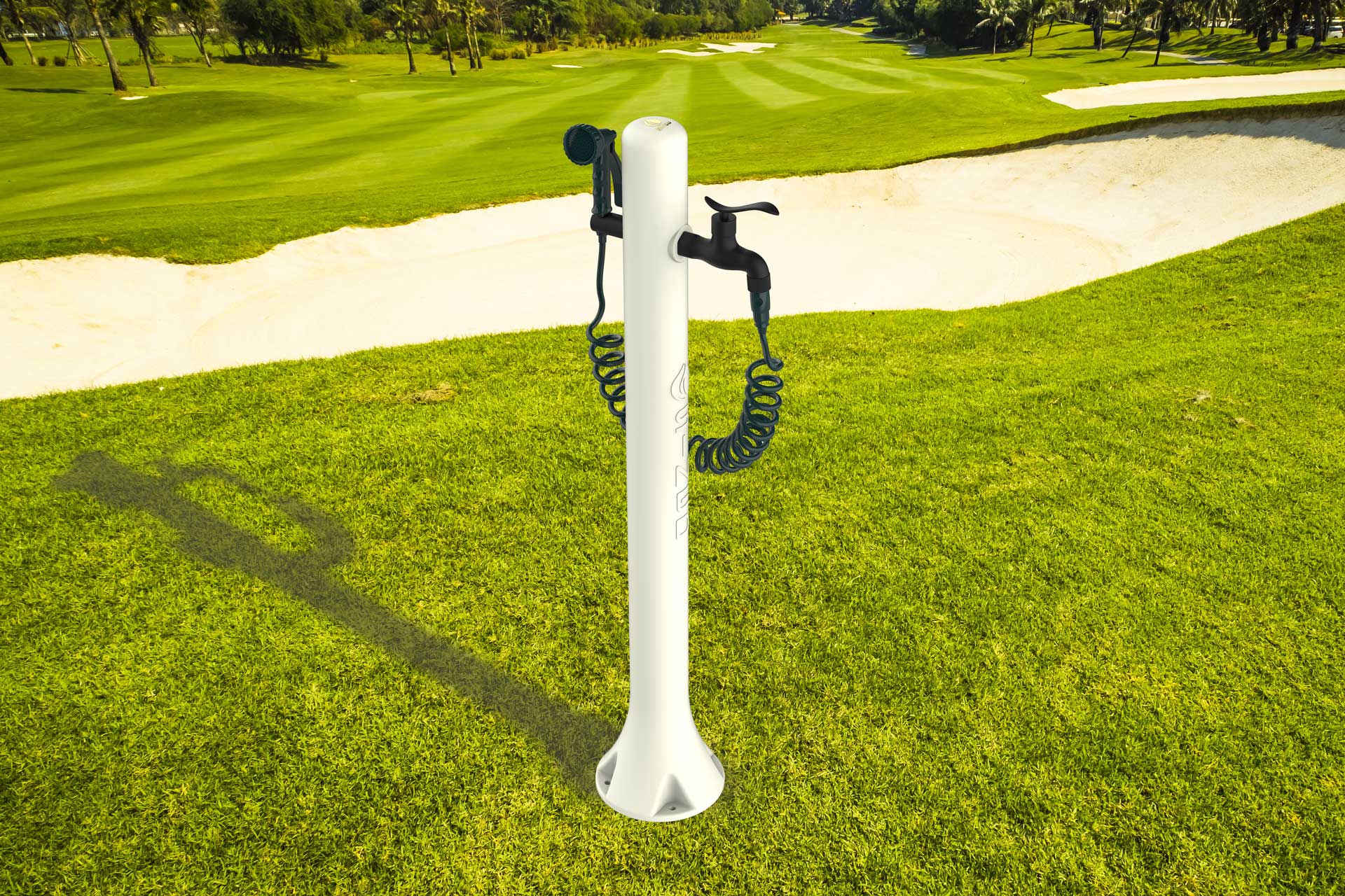 Fontaine de jardin en polyéthylène blanc avec douchette Sined