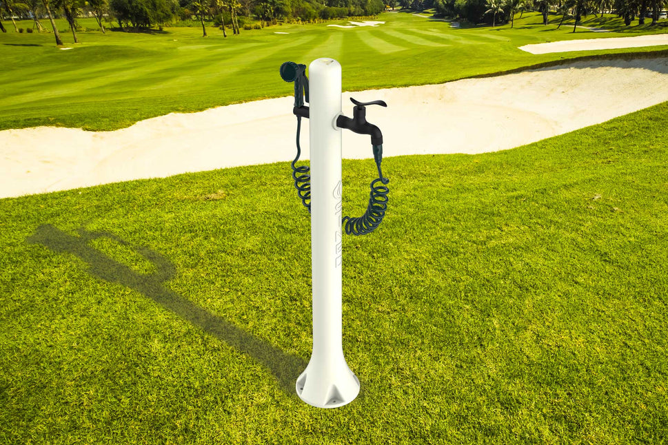 Fontaine de jardin en polyéthylène blanc avec douchette Sined