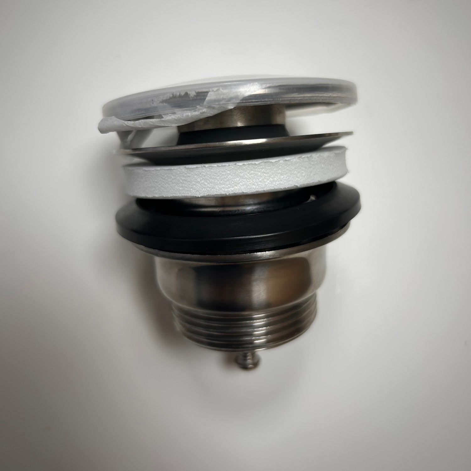 SINED Piletta de desagüe de acero inoxidable 316L color inox satinado material no poroso y fácil de limpiar ideal para mantener la higiene en espacios exigentes modelo PILETTA-SCARICO-LEVANTE-INOX