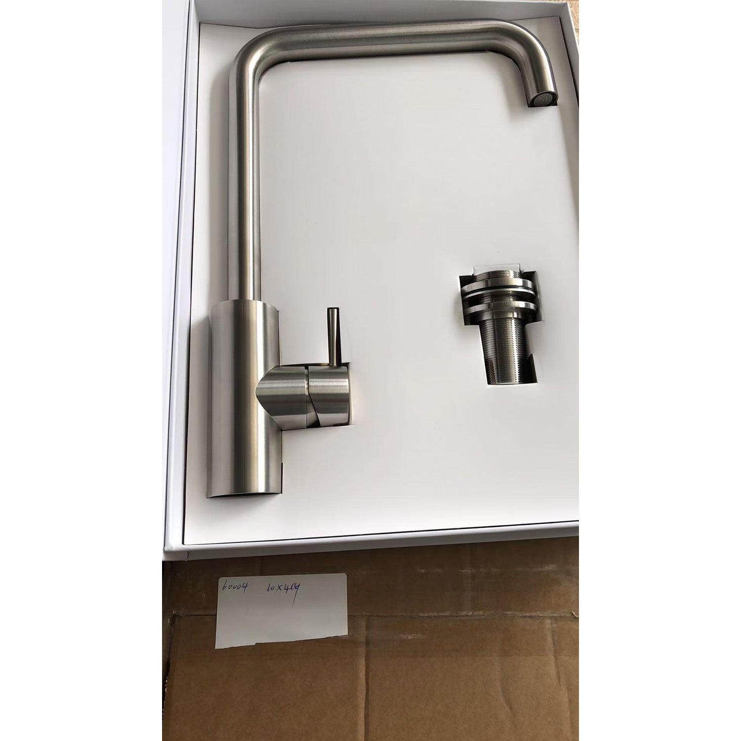 Marca Rubinetto torneira de cozinha aço inoxidável 316L cor inox, com bica giratória e chuveiro flexível 45 cm para uso prático e duradouro, modelo Levante