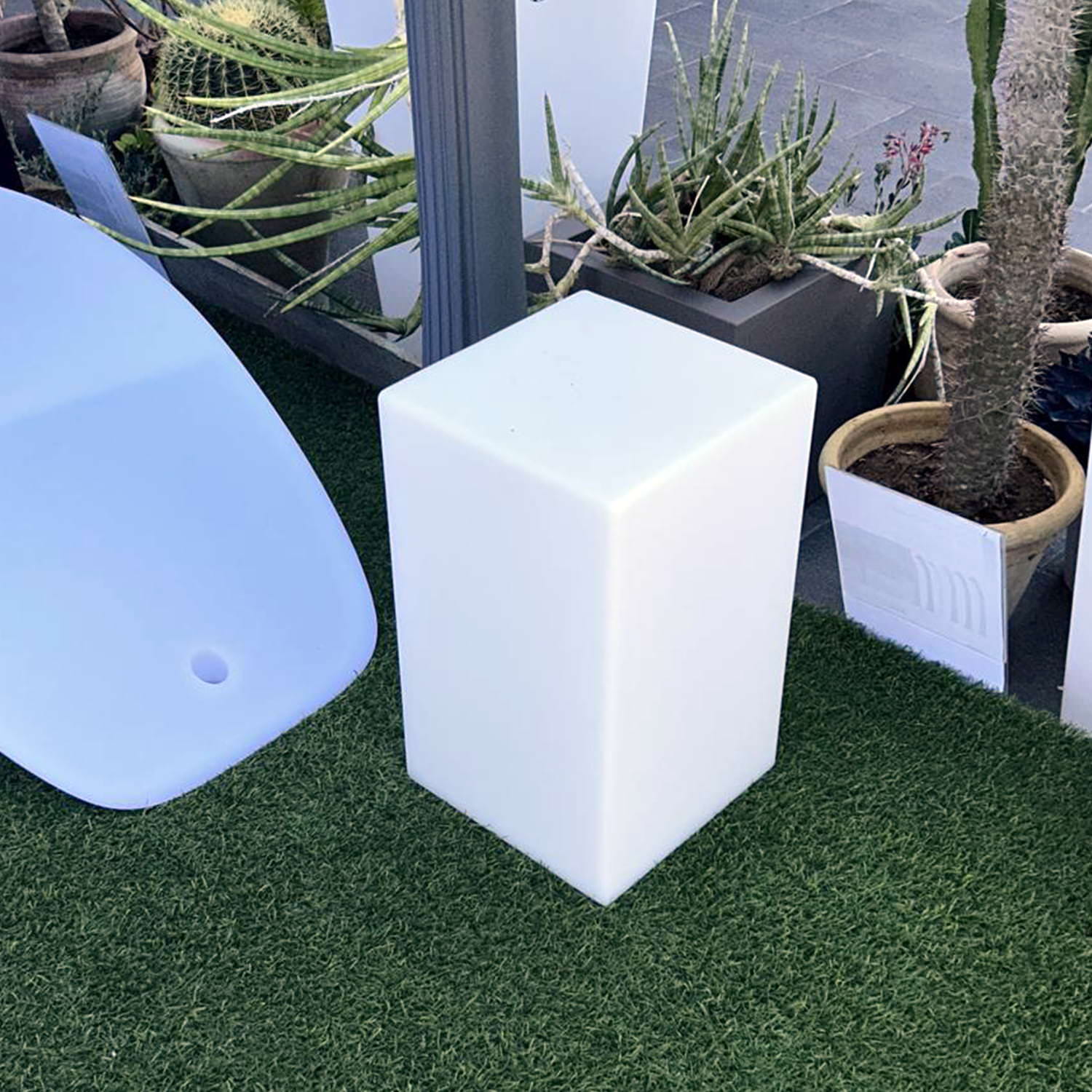 Sined Luminescent Stool Sined Solar Resistant Polyethylene Stool