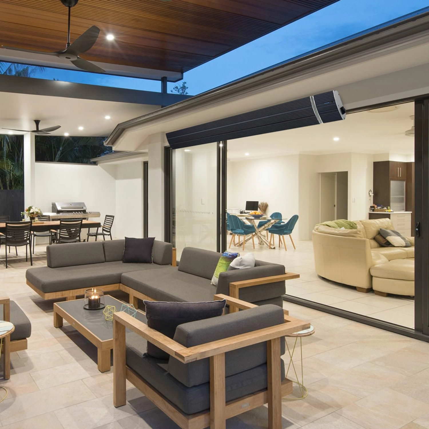 Sined Heat Black 3200 Radiateur Infrarouge Extérieur en Aluminium 3200w Noir Ondes Longues Sans Émission de Lumière Adapté pour Extérieur avec Télécommande Revêtement Céramique Protection IP 65