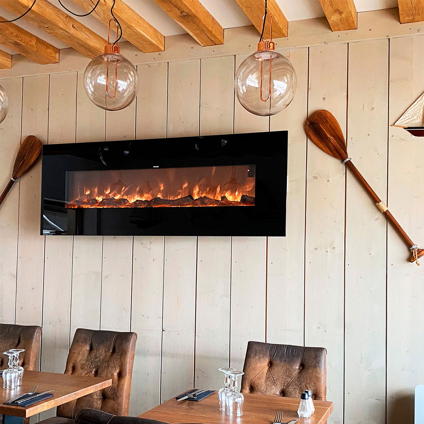 Caminetto a parete Aprica: eleganza e calore per la tua casa