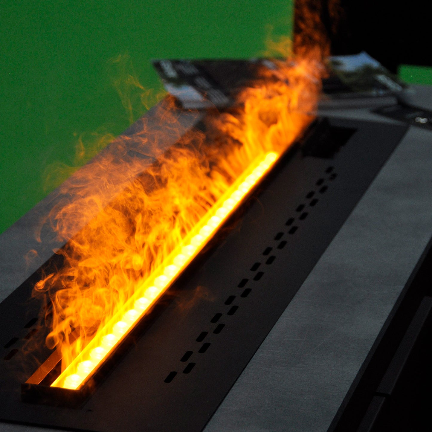 Caminetto Resia-100: chimenea eléctrica con llama realista y