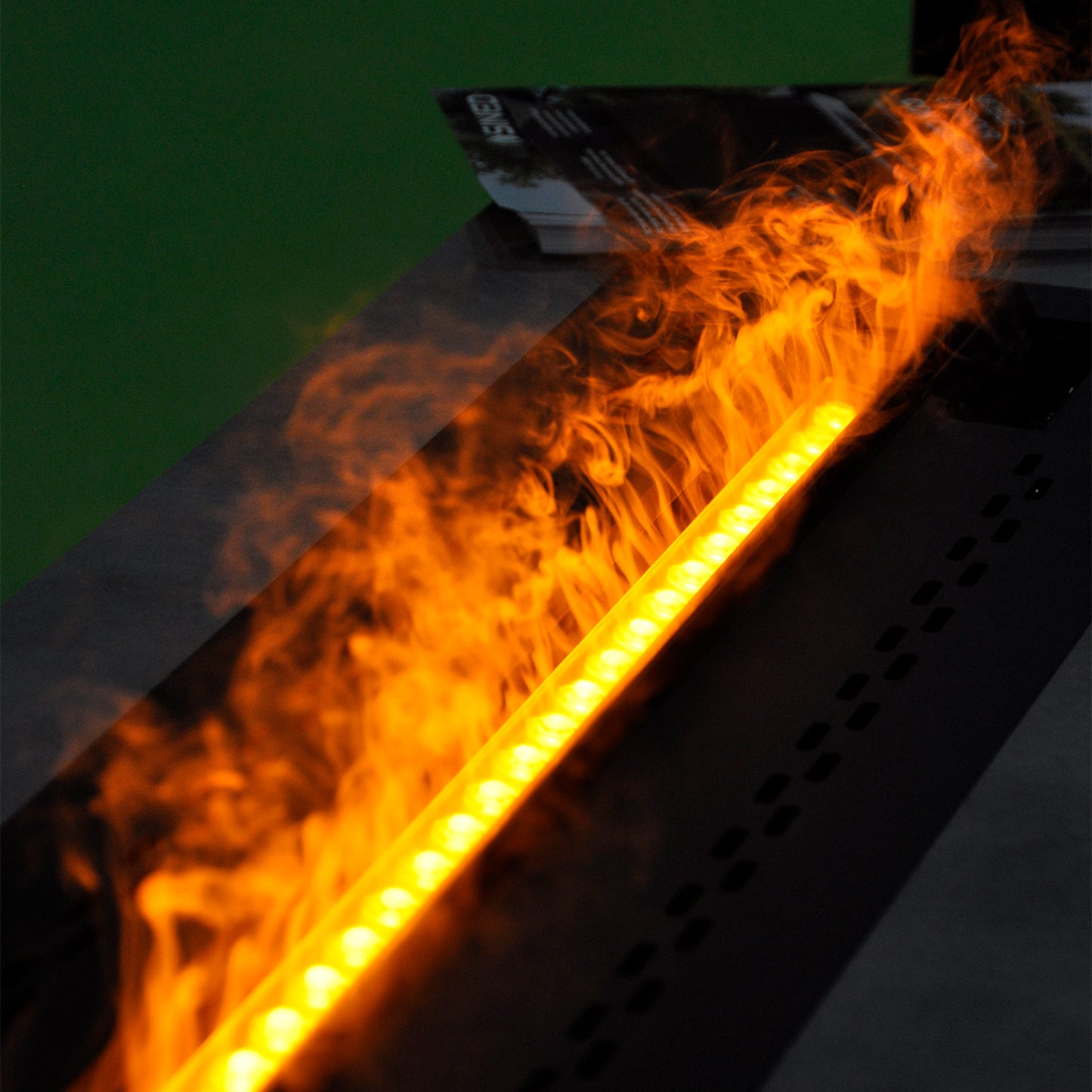 Caminetto Resia-100: chimenea eléctrica con llama realista y