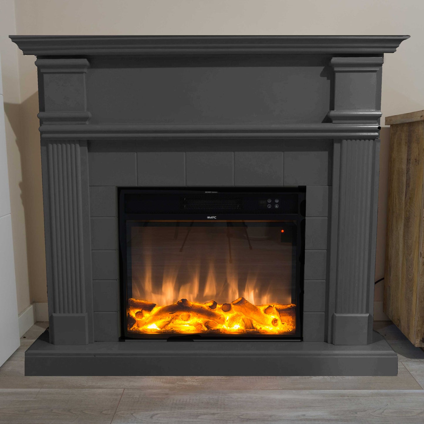 Caminetto elettrico grigio SINED CALDERA: eleganza e funzion