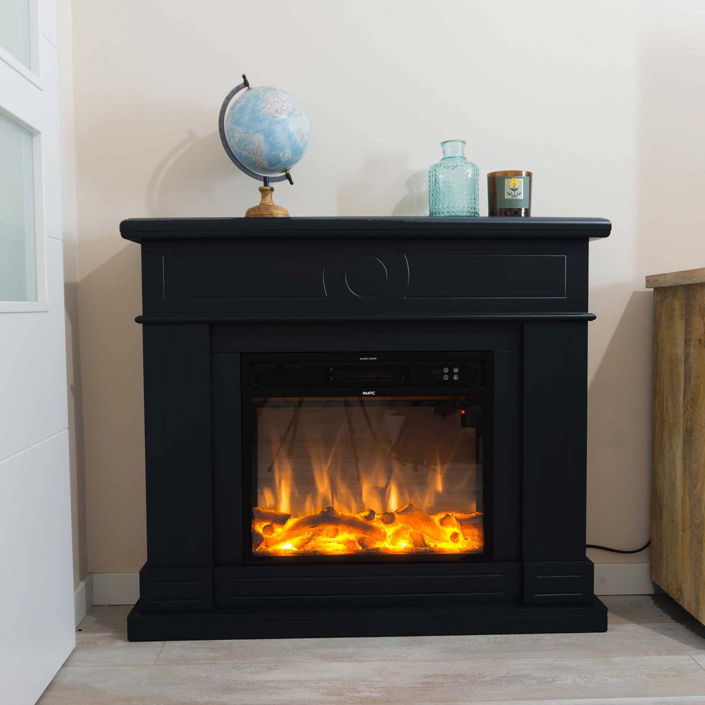 Chimenea eléctrica Lipari negra: diseño elegante y funcional