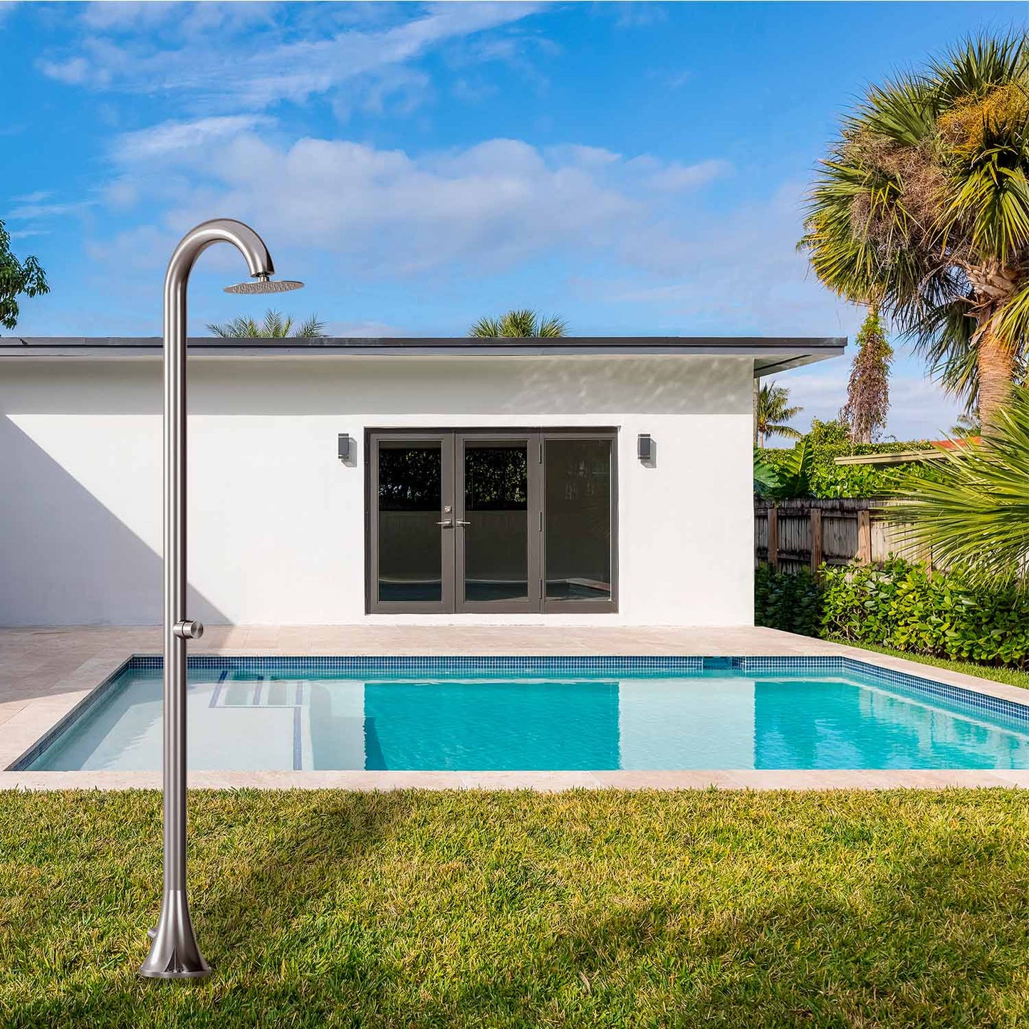 Ducha exterior de acero inoxidable Luna: elegancia y durabil