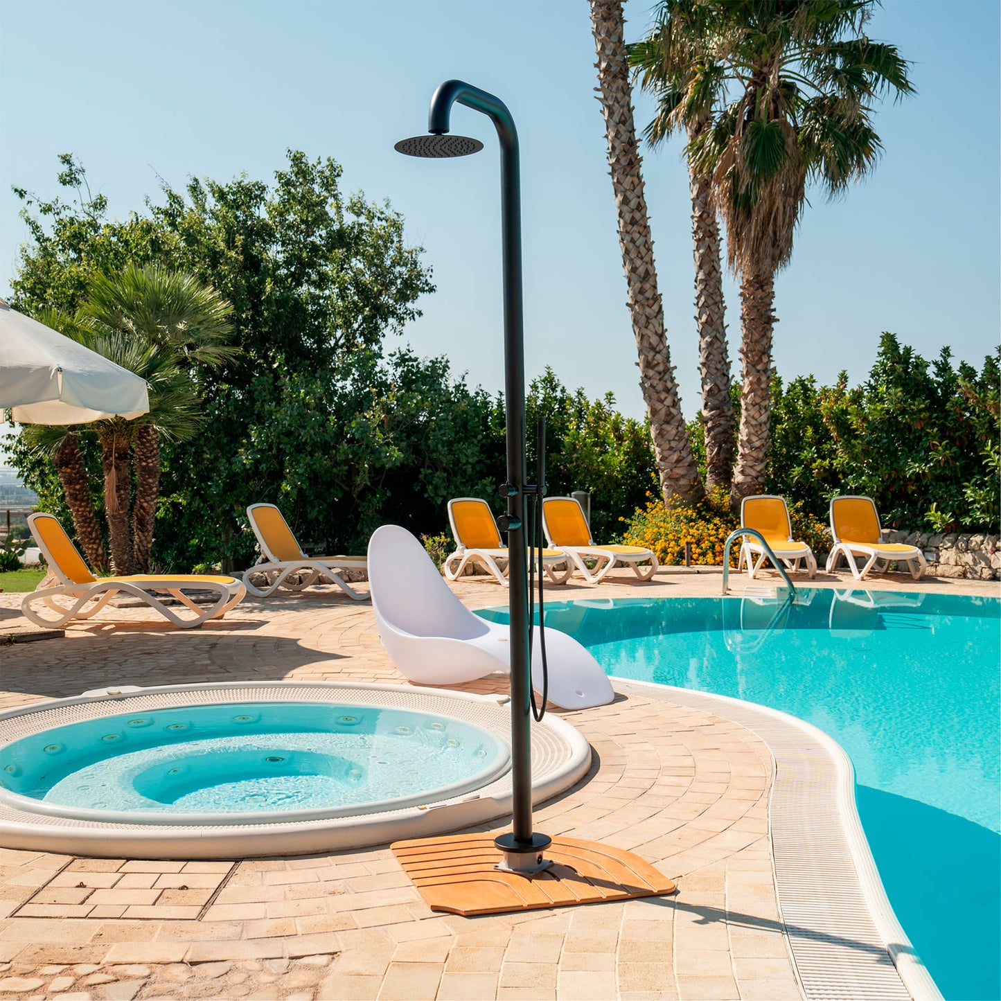 Ducha de jardín negra de alta calidad con diseño elegante y