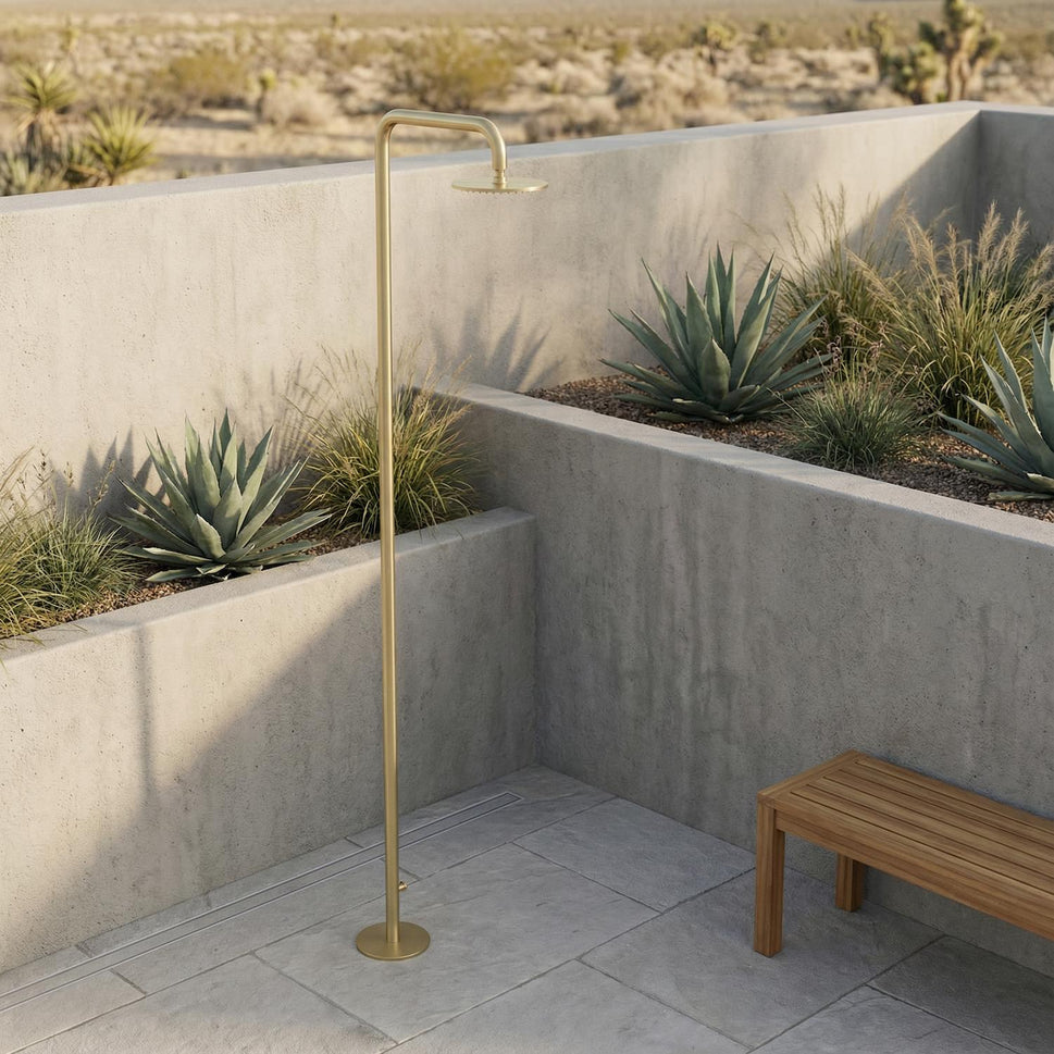 SINED Ducha exterior en acero inox AISI 316L PVD oro solo agua fría conexión trasera 1-2 rociador Ø25 cm fijación a suelo con 4 tacos Santadi Oro