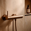 Verander naar de afbeelding Mezclador de pared Levante oro rosa: elegancia y durabilidad 2