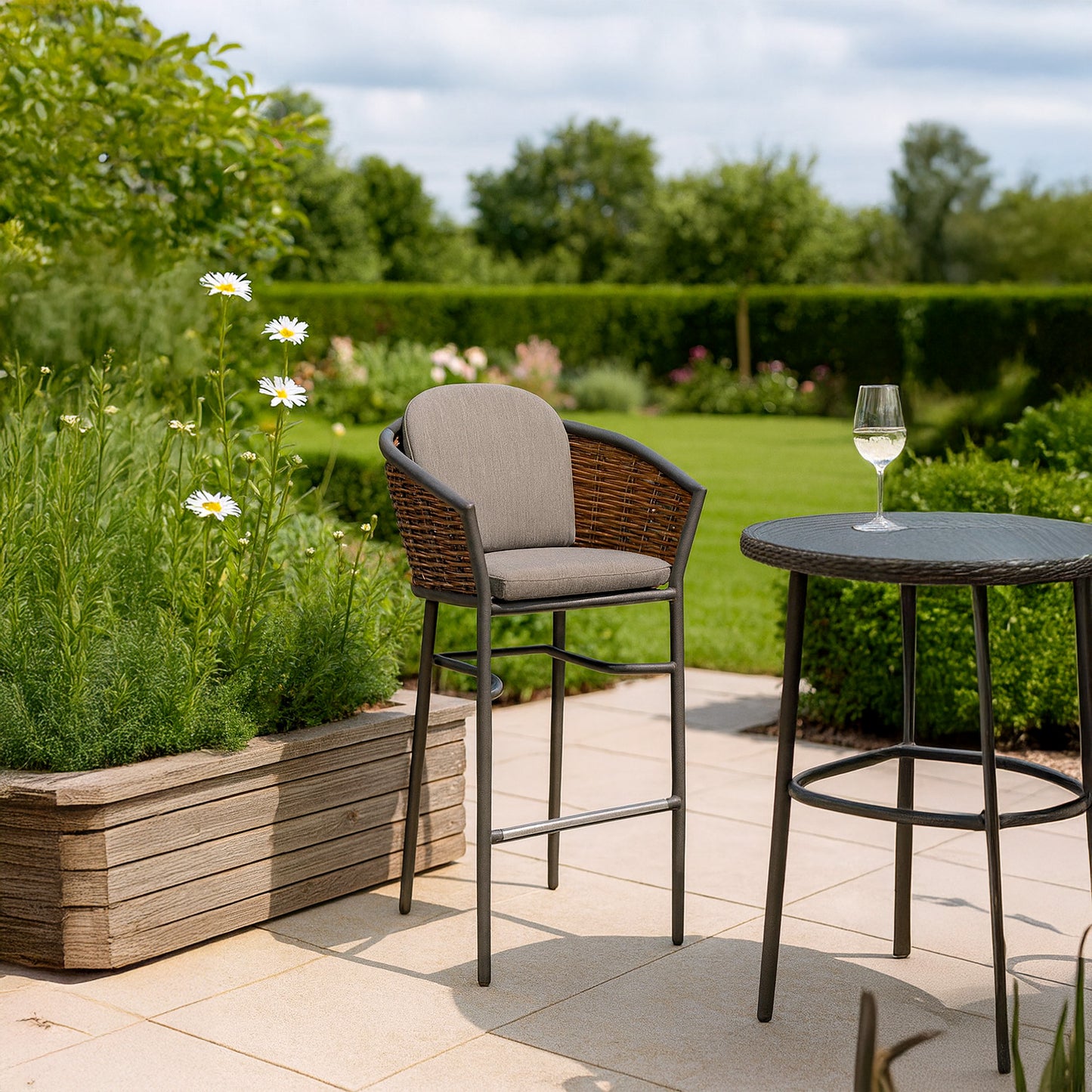 Poltroncina alta Astì: eleganza e comfort per il tuo spazio