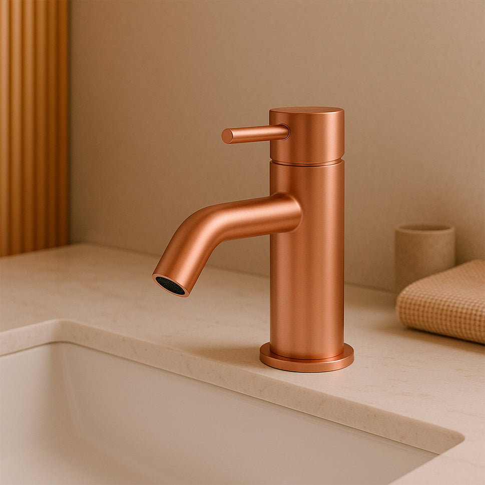 Natuurroestvrijstalen SUS316 wastafelkraan in roségoud, modern en duurzaam ontwerp, ideaal voor residentieel of professioneel gebruik. Merk SINED, model Rubinetto lavabo bagno inox 316L Basso